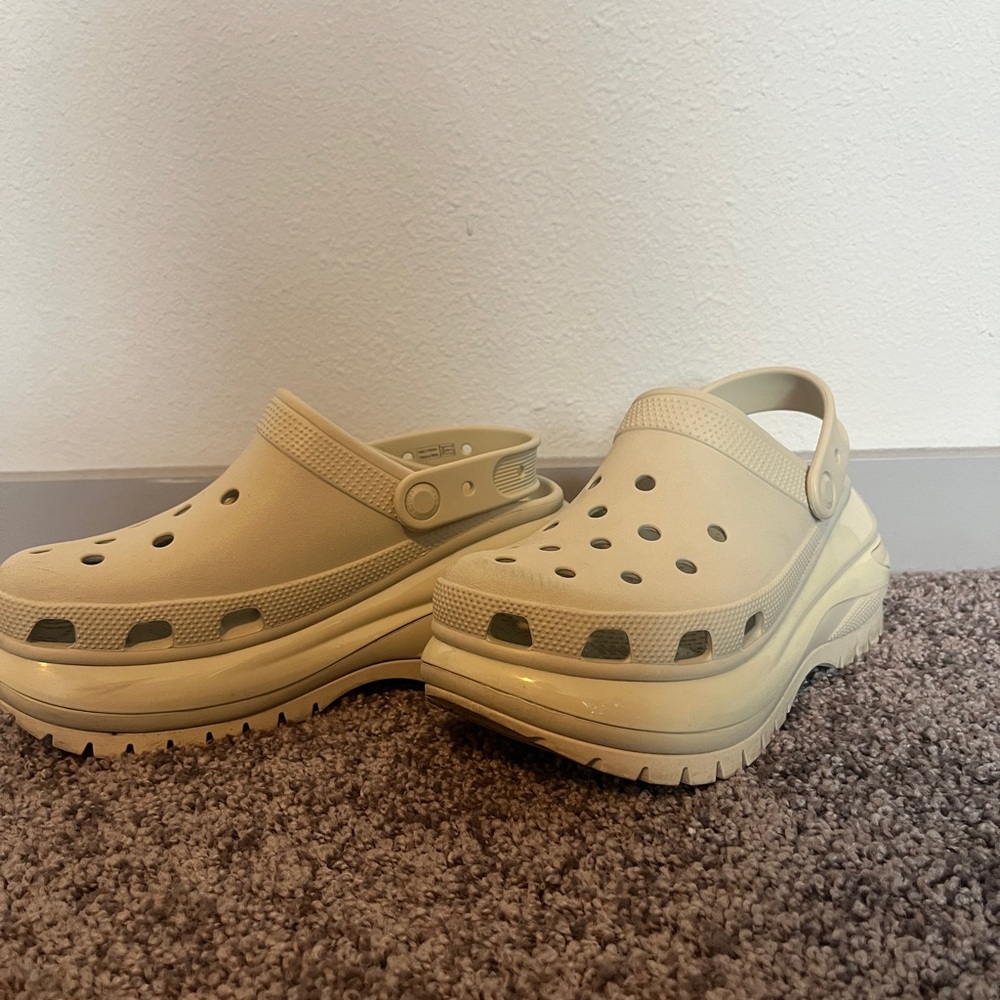Cream megacrush croc